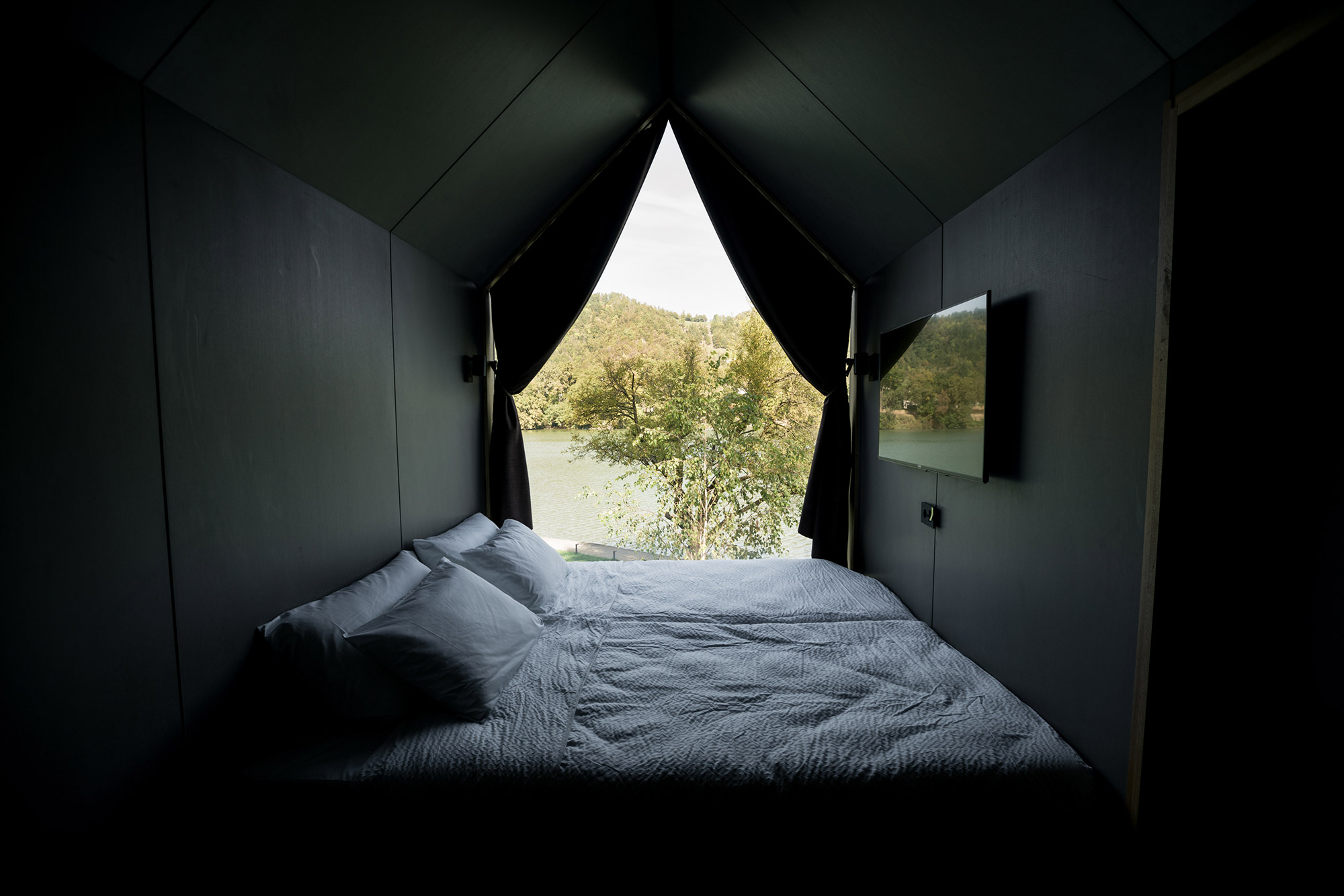 Bed in the treehouse