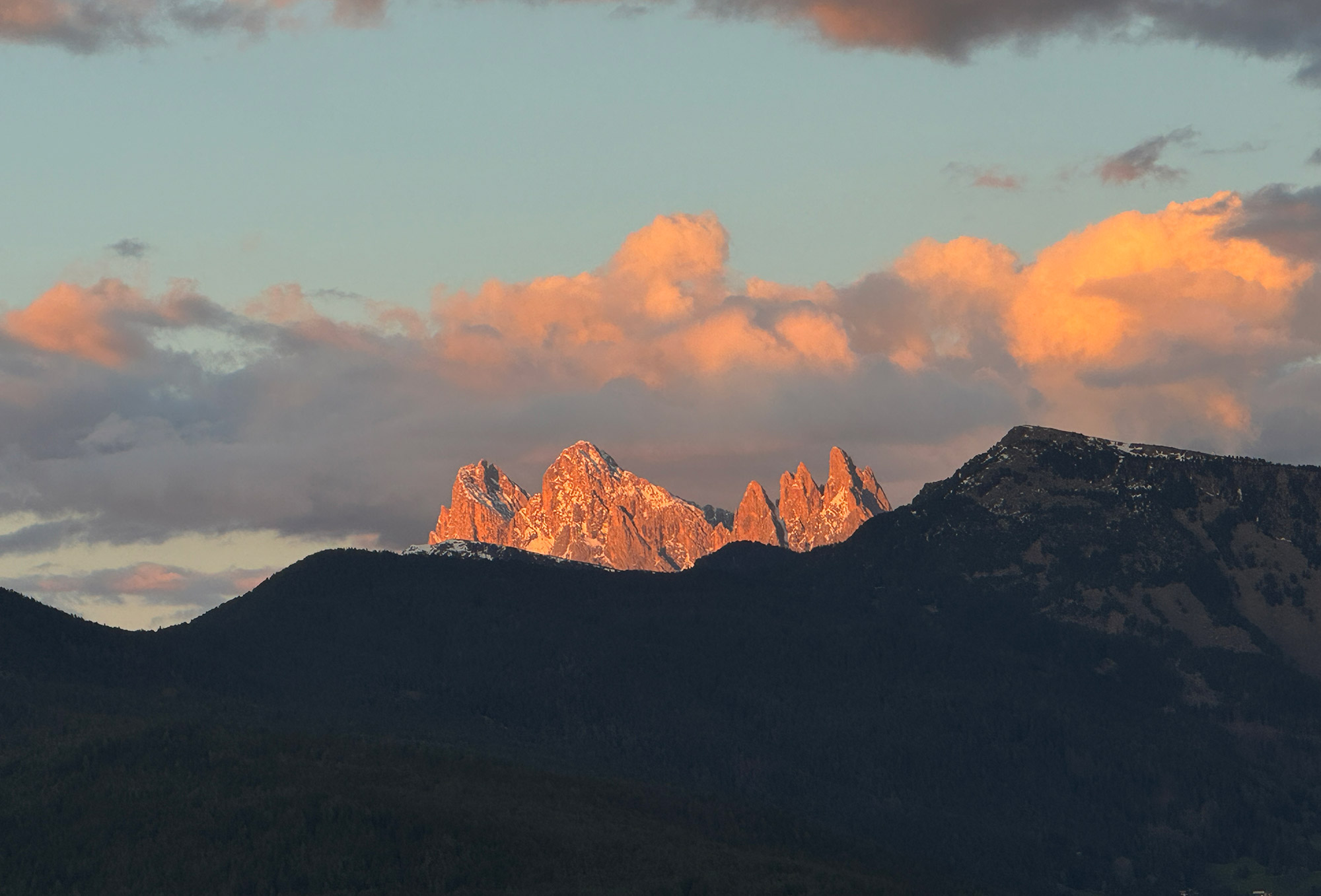 Alpenglühen im Briol
