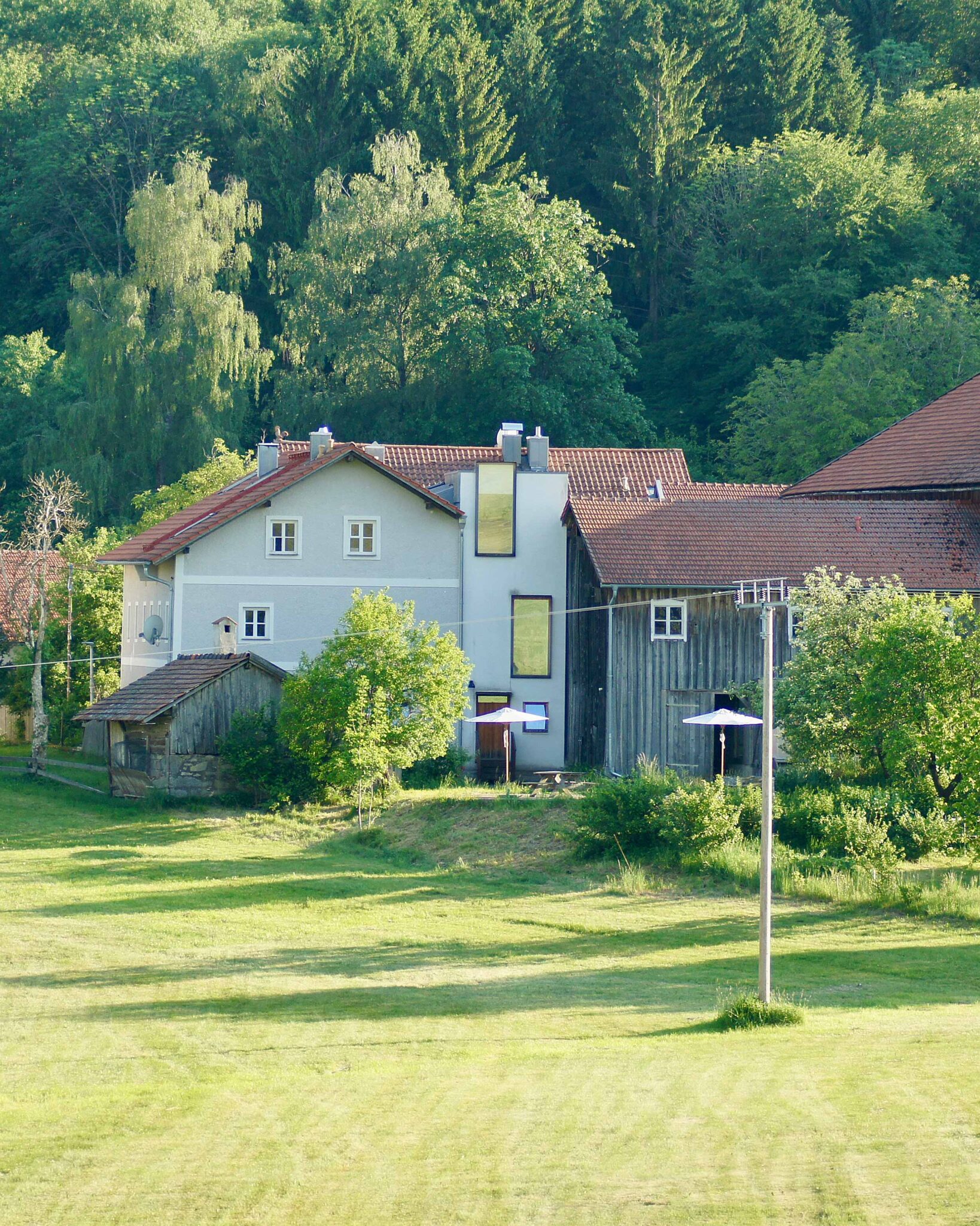 historischer Vierseithof bei Grafenau im Bayerischen Wald