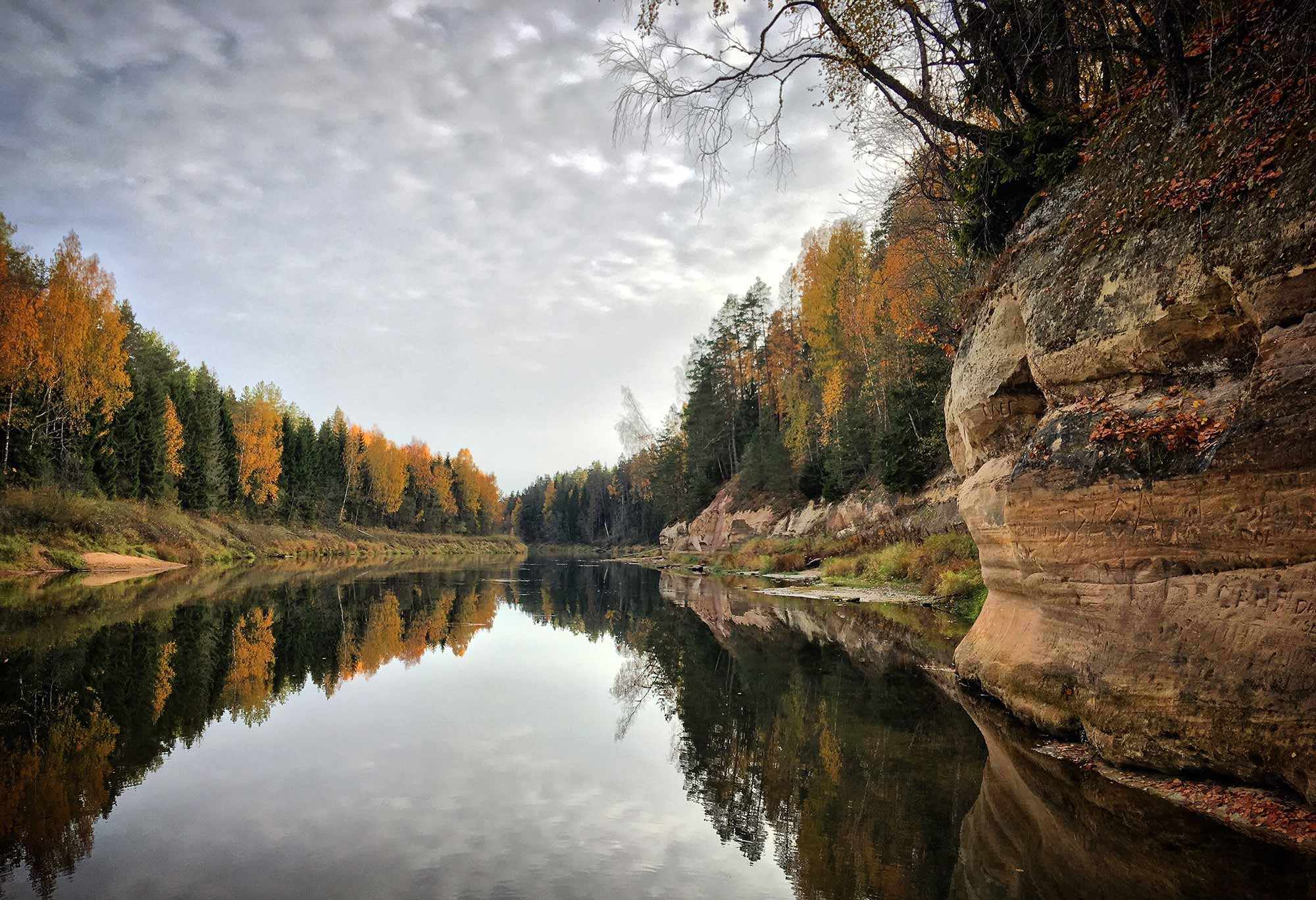 Ķūķu klintis liegen im Gauja-Nationalpark